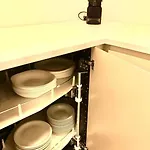 Large Taverna 2br 2ba Steps To Lift Full Kitchen 別荘