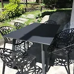 Large Taverna 2br 2ba Steps To Lift Full Kitchen *