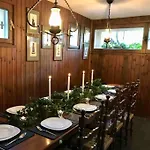 Large Taverna 2br 2ba Steps To Lift Full Kitchen