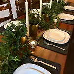 Large Taverna 2br 2ba Steps To Lift Full Kitchen クールマイユール