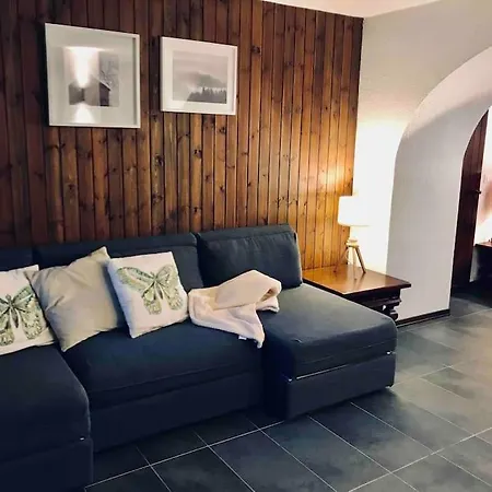 Spaziosa Taverna Accanto Alle Piste Da Sci Hébergement de vacances Courmayeur