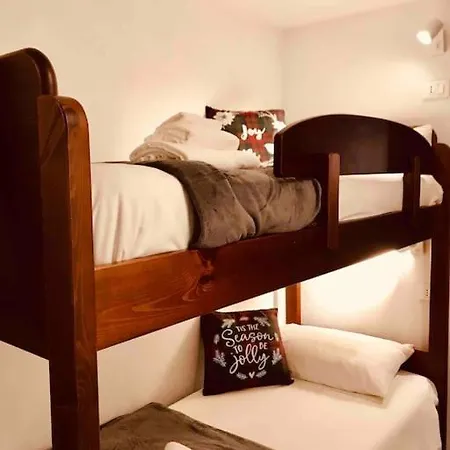 Spaziosa Taverna Accanto Alle Piste Da Sci Hébergement de vacances Courmayeur