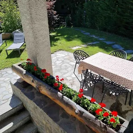 Large Taverna 2br 2ba Steps To Lift Full Kitchen *