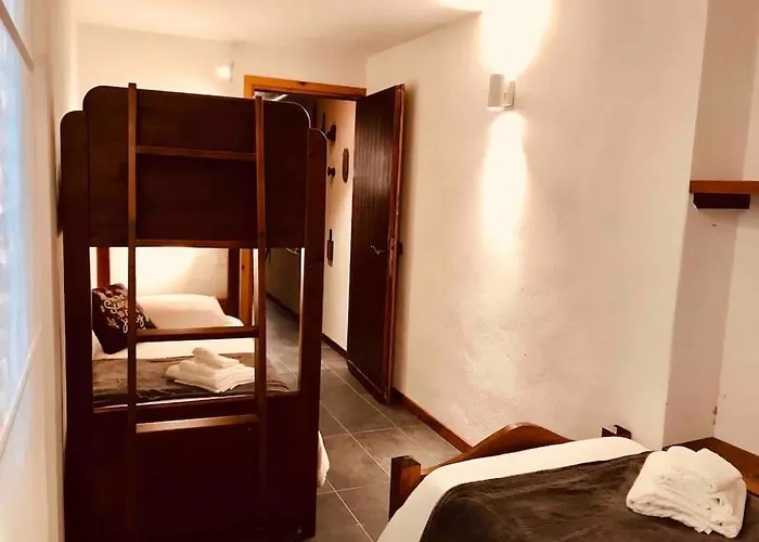 Large Taverna 2br 2ba Steps To Lift Full Kitchen Nyaraló