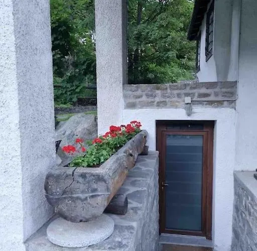 Nyaraló Large Taverna 2br 2ba Steps To Lift Full Kitchen