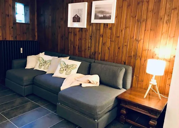 Nyaraló Large Taverna 2br 2ba Steps To Lift Full Kitchen