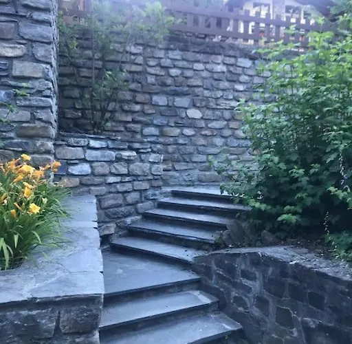 Large Taverna 2br 2ba Steps To Lift Full Kitchen Nyaraló *