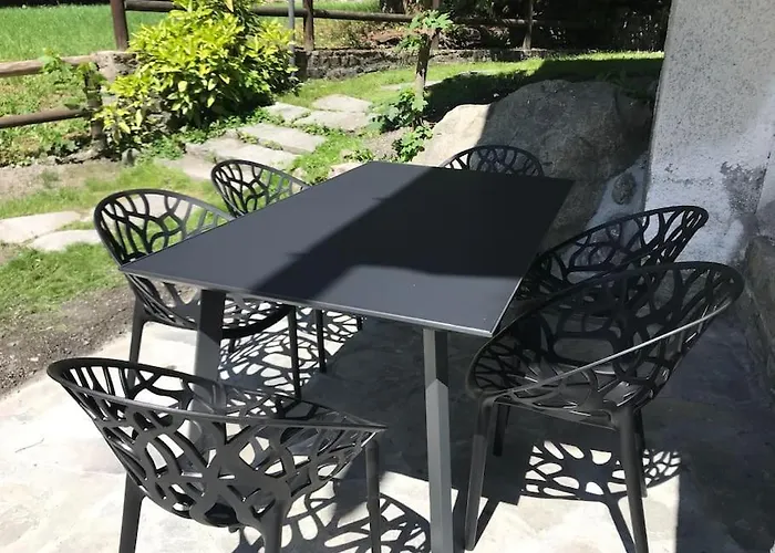 Large Taverna 2br 2ba Steps To Lift Full Kitchen *