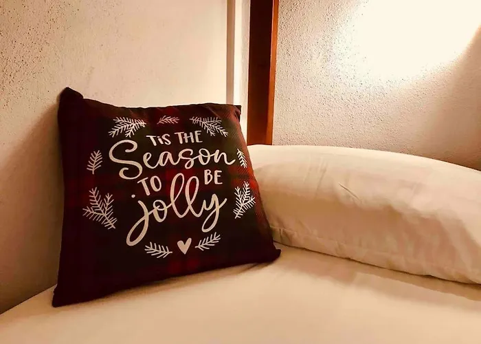 Large Taverna 2br 2ba Steps To Lift Full Kitchen Nyaraló *