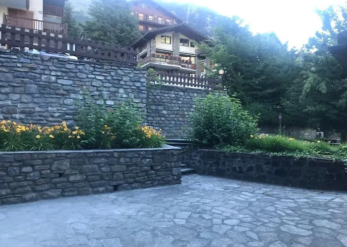 Nyaraló Large Taverna 2br 2ba Steps To Lift Full Kitchen